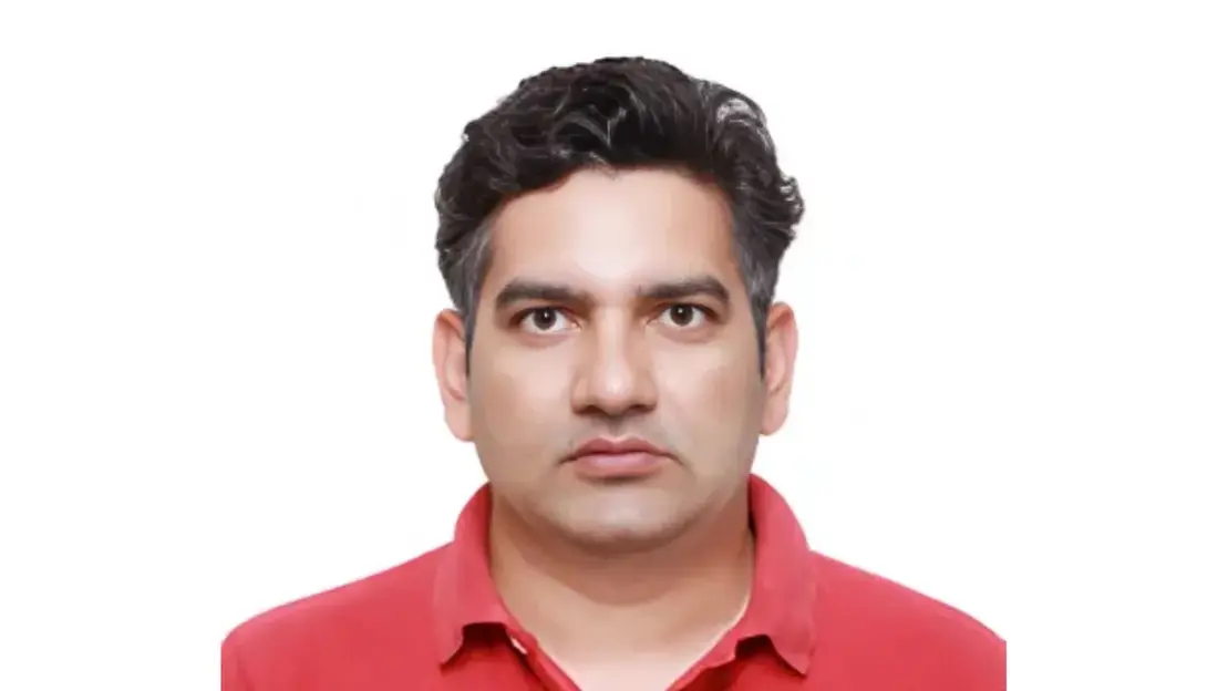 Portrait of the Scientific Lead.